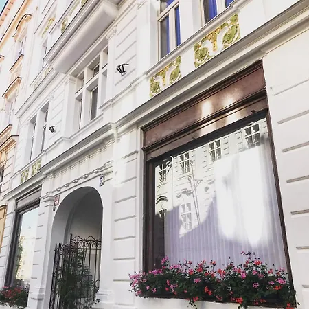 Alabastr Hotel